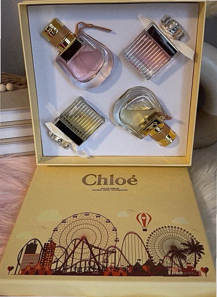 Chloé Eau de Parfum Miniature Gift Set Spray, 4 x 30 ml Fragrance Set