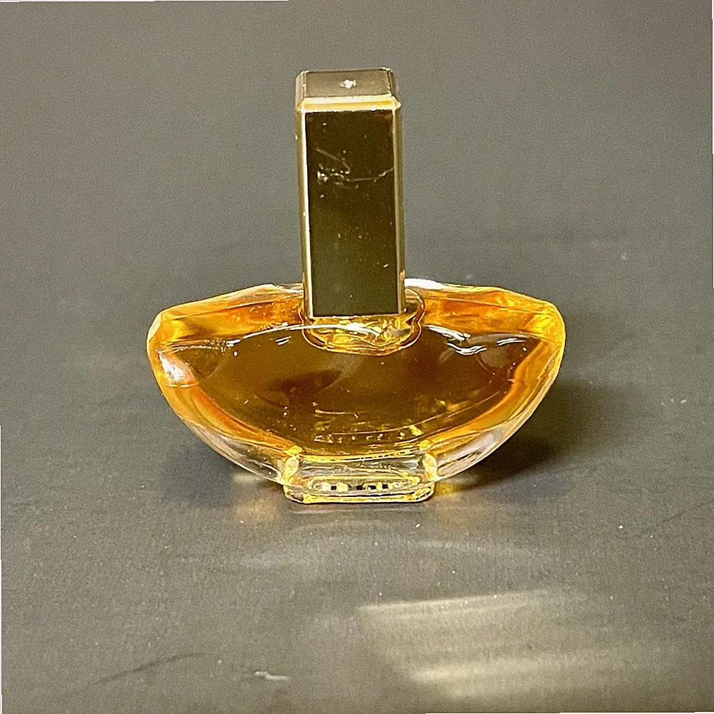 OSCAR DE LA RENTA RUFFLES Perfume WOMEN 4 ml Eau De Toilette RARE*MINITURE (D16